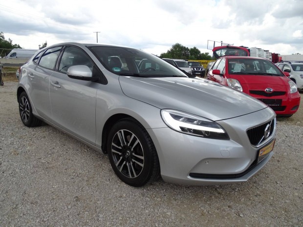 Volvo V40 1.5 [T2] Momentum Geartronic Csere-BE...